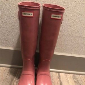 Size 8 pink hunter boots